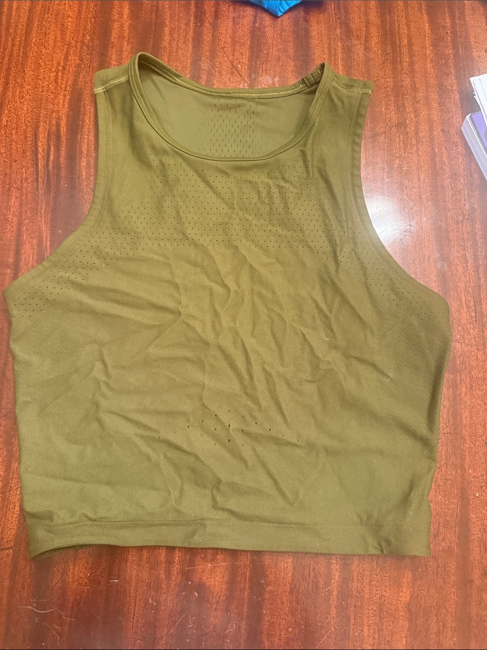 Lululemon 6 Women's Olive Green Sleeveless Crop Tank Top